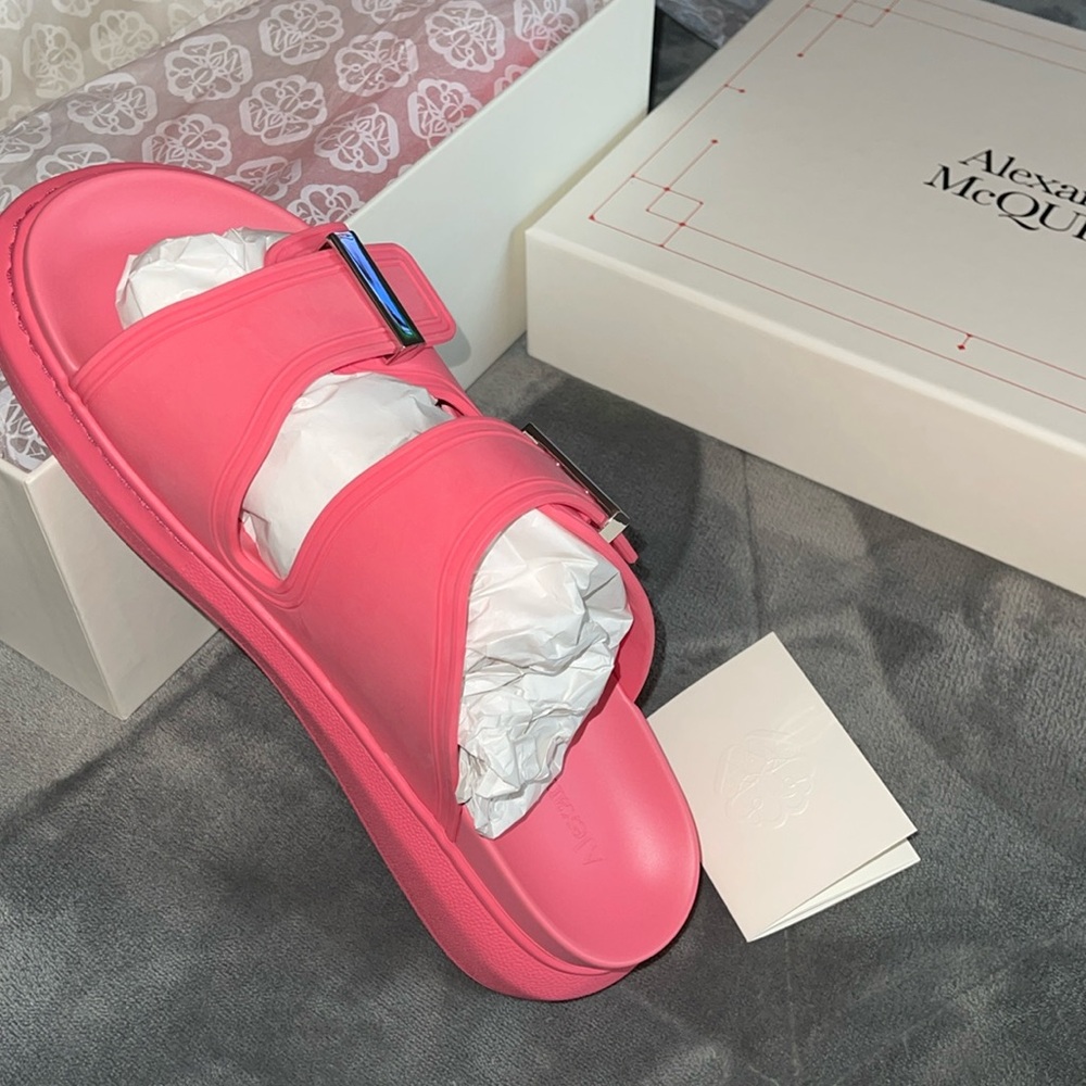Brand New Alexander McQueen coral/silver Sandal birke rubber size 40 1/2